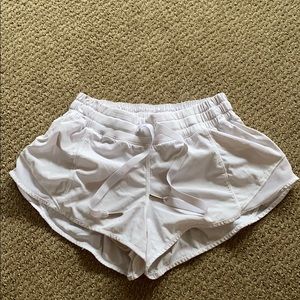 Lululemon Hotty Hot Short *2.5" Size 4